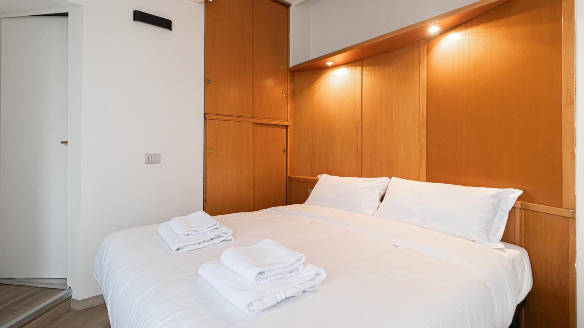 Italianway-Gian Galeazzo Apartment Milan Bagian luar foto