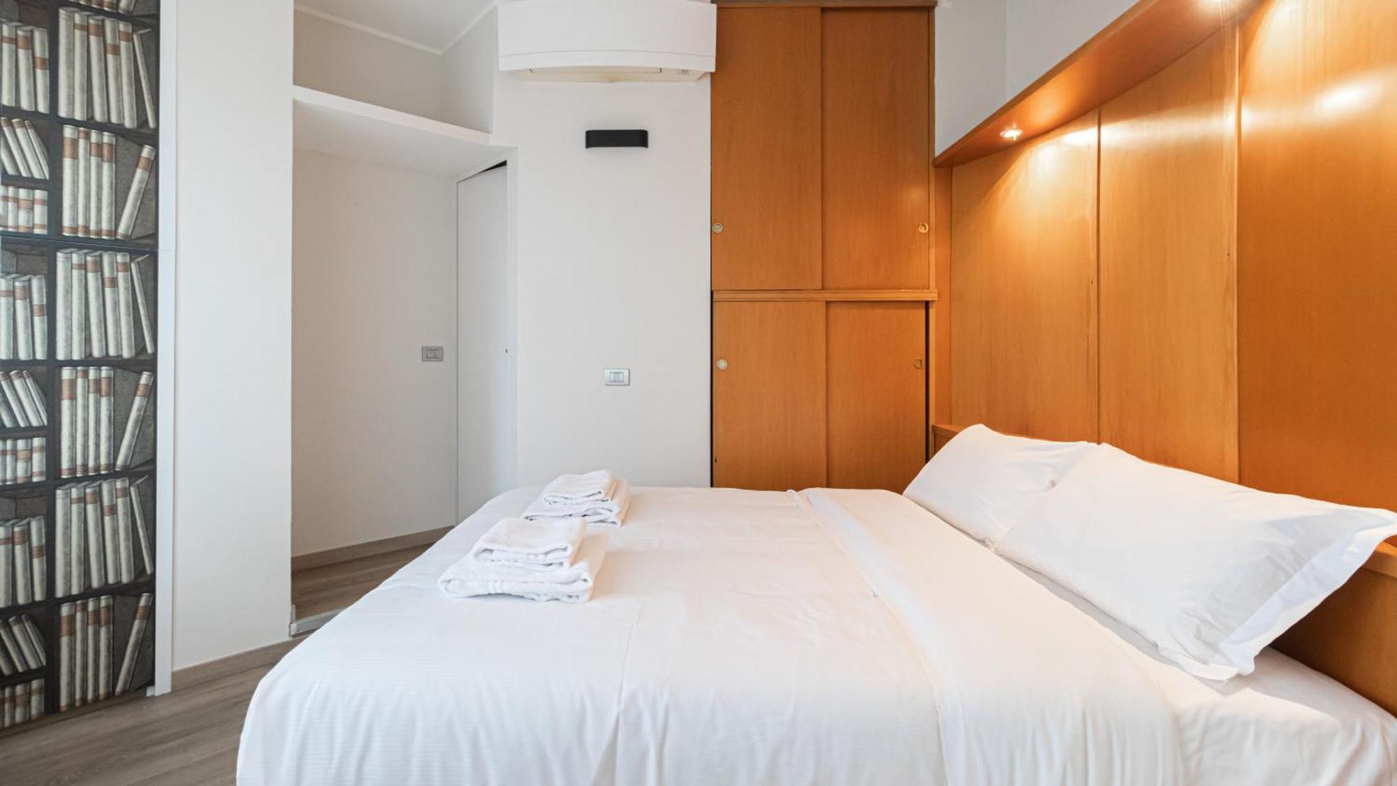 Italianway-Gian Galeazzo Apartment Milan Bagian luar foto