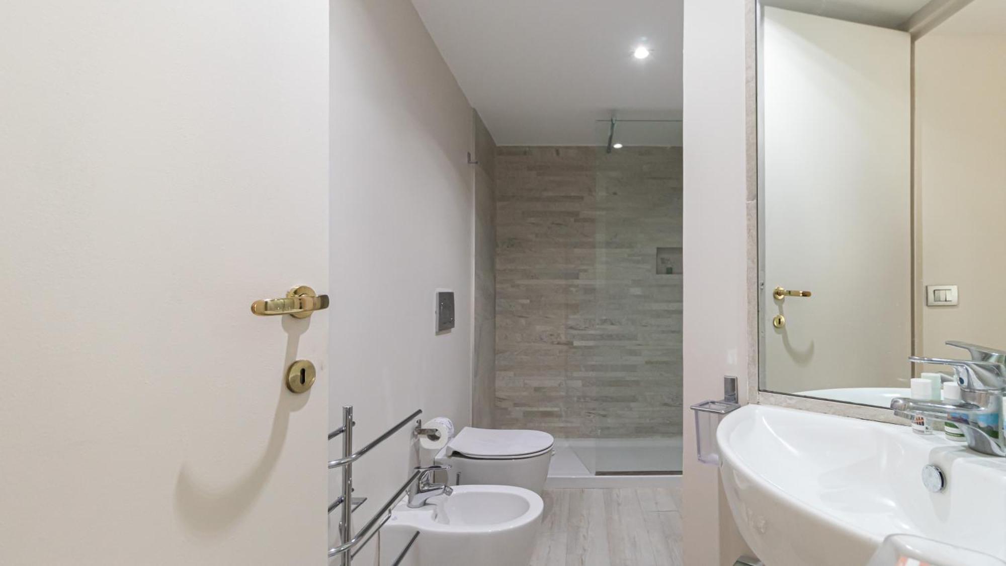 Italianway-Gian Galeazzo Apartment Milan Bagian luar foto