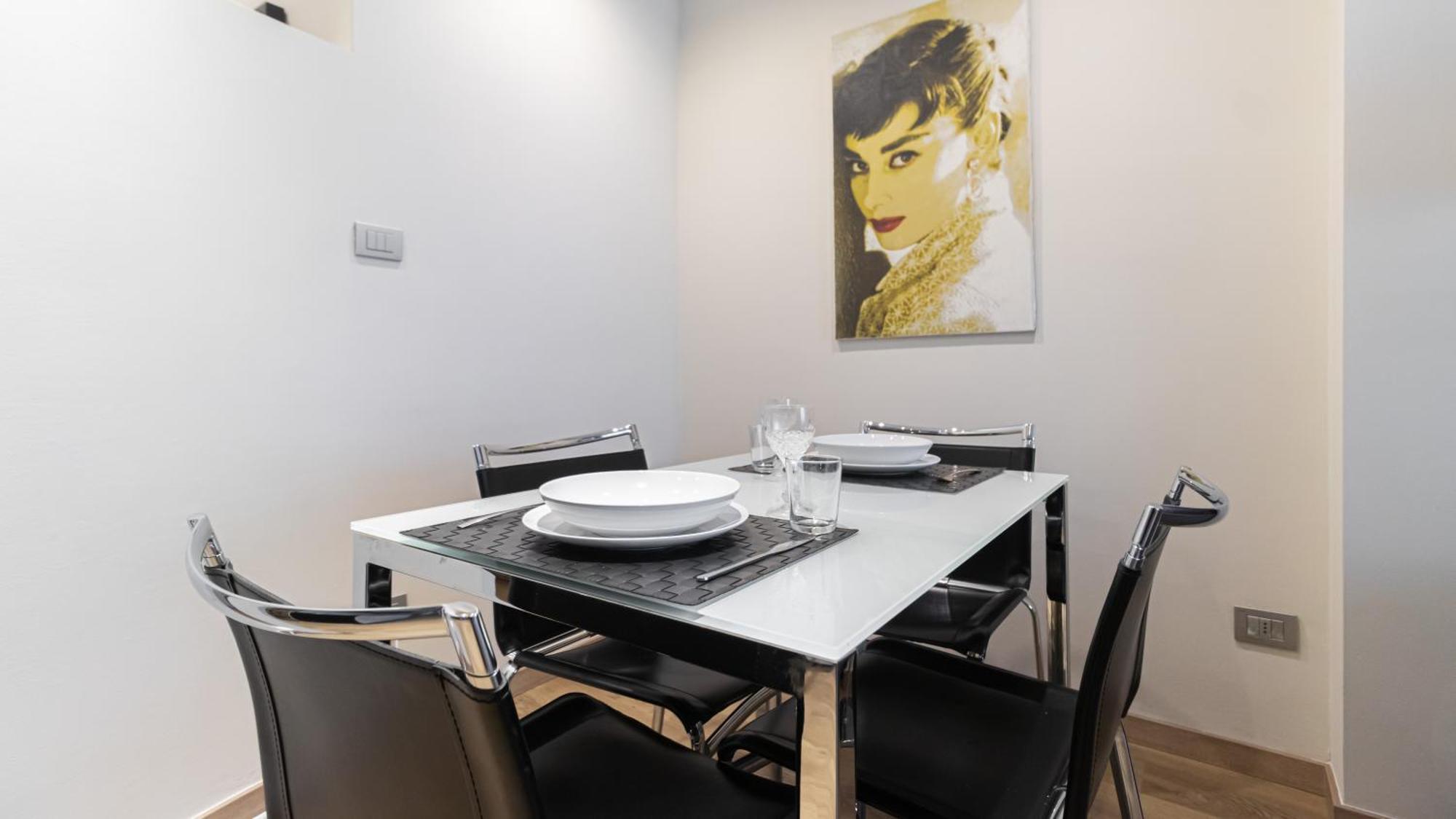 Italianway-Gian Galeazzo Apartment Milan Bagian luar foto